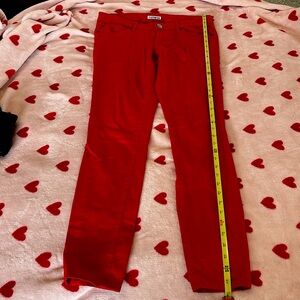Express bread red pants for woman.